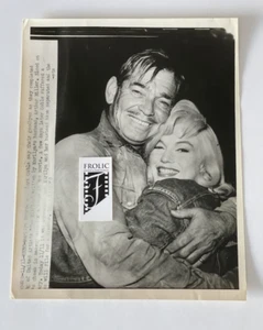 MARILYN MONROE Nov 15, 1960 Original Wire Photo Gable & Monroe saying Goodbyes - Picture 1 of 7