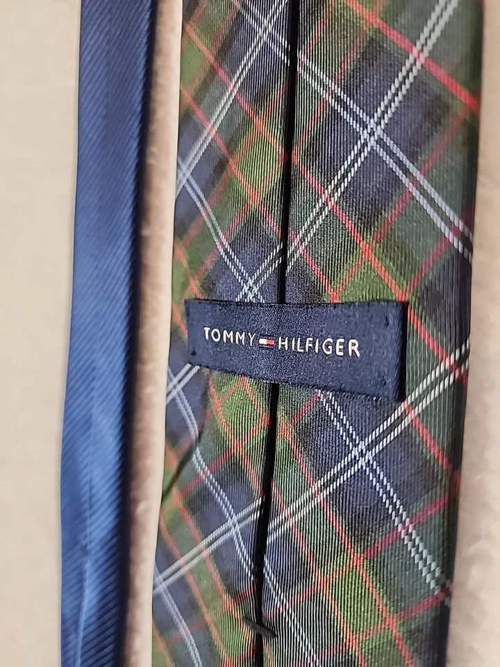 Corbata para hombre Tommy Hilfiger importada 100 % seda hecha en EE. UU. azul verde a cuadros preppy  Foto 1 de 4