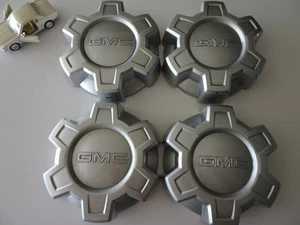 Set of 4 2019-25 GMC Sierra 1500 Silver OEM Wheel Center Cap # 84173372 - Picture 1 of 4