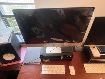 iMac 2020 27”  5k Retina 3.1ghz 6-core i5 8 GB RAM 250 GB storage Radeon pro 4GB - Image 1 of 2