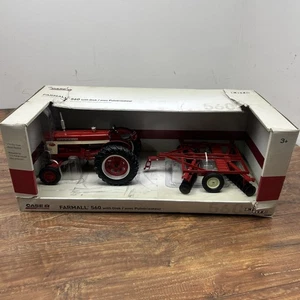 Cosechadora Internacional Farmall 560 1/16 ERTL IH con Disco NUEVA EN CAJA ZFN44223 * - Imagen 1 de 17