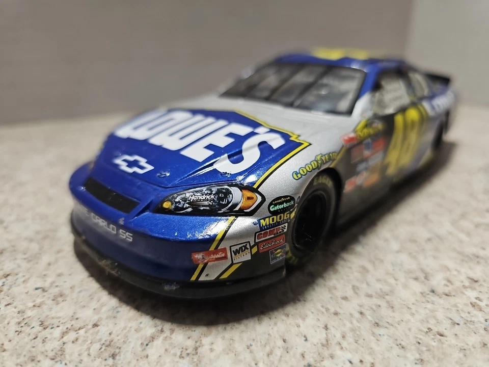 Action NASCAR 2007 Monte Carlo SS Jimmie Johnson #48 Lowe's 1:24 литая БЕЗ КОРОБКИ - Изображение 1 из 4