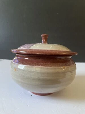 Cazuela para hornear de cerámica de terracota firmada Judith Kogod pintada a mano Foto 1 de 4