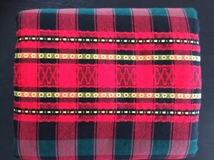 Bulgarian Traditional Woven Tablecloth (Bitova Pokrivka)Square 80x80cm Red/Green - Picture 1 of 5