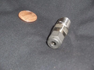 Parker® 1/4" compression X 1/4NPT MALE CONNECTOR 316 Stainless Steel 1/4 MNPT - Image 1 of 2