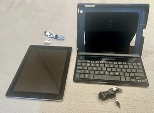 Apple iPad 3rd Gen 64GB Wi-Fi MD335LL/A Bundle Belkin Sun-Ken Rock Works Kinda - Picture 1 of 11
