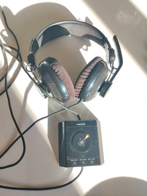 Razer Megalodon - 7.1 Gaming Headset - USB + Custodia Originale Razer - Immagine 1 di 4