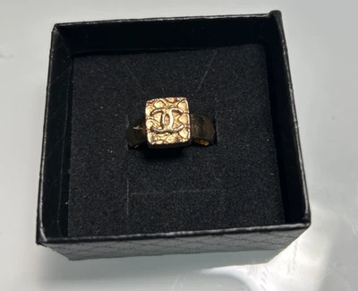 Anillo Cuadrado Chanel CoCo Mark Dorado EE. UU. Talla 6.5 Para Mujer Hecho en Francia Francia Foto 1 de 4