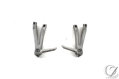 Комплект пассажирских кронштейнов 07–08 Yamaha YZF 1000 R1OEM  - Изображение 1 из 4