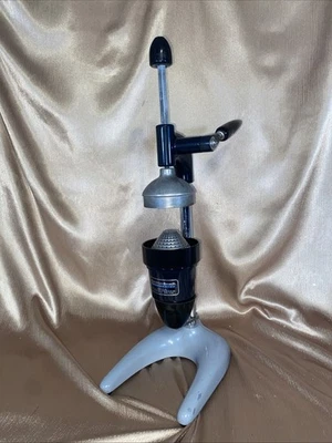 Hamilton Beach Commercial Extractor/Juicer  Heavy Duty Model 932. - Image 1 of 4