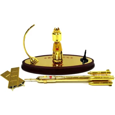 1/80 China Shenzhou 11&Long March 2 Satellite Rocket Finished Model Spacecraft - Image 1 of 4