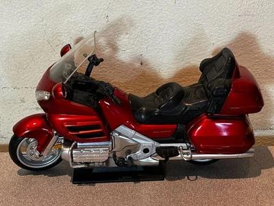 2010 Honda Gold Wing Burgundy 1/12 Diecast Motorcycle Model by New Ray - Image 1 of 4
