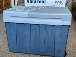 Mobicool W40 Electric Cool Box 39L with Blue Wheels Handle 12v/240v - Picture 1 of 6