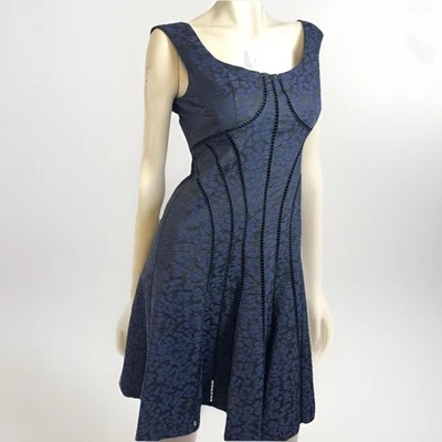 $548 Vestido Nanette Lepore Contorno Ajuste y Acampanado, Talla 2 - Multi Azul Marino Nuevo Foto 1 de 4