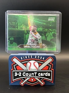 2024 Topps Stadium Club - Manny Machado #297 Chrome Green Refractor - Picture 1 of 2