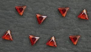Eight 4mm Red Orange Faceted Triangle Trillion Trilliant CZ Cubic Zirconia Bead - Picture 1 of 1