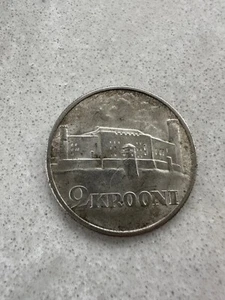 1930 Estonia 2 Krooni Silver Coin featuring the Toompea Fortress - Picture 1 of 2