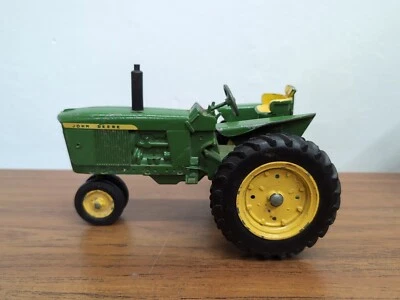 Tractor de juguete agrícola John Deere 3010 4010 Ertl 1/16 Foto 1 de 4