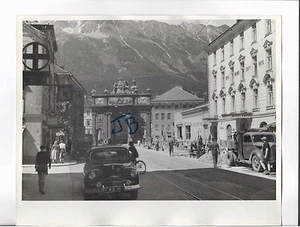 FOTO VINTAGE IN BIANCO E NERO, POST WW2 VISTA HOTEL GOLDENER GRIEF & MORE~INNSBRUCK,AUSTRIA - Foto 1 di 1