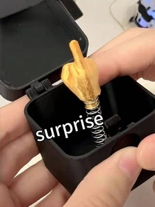 Middle Finger In A Box Funny Surprise Box Pop up Christmas Novelty Fun Gifts UK - Picture 1 of 13