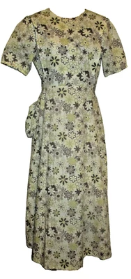 Mennonite Handmade Modest Cape Dress 36"Bust/28"Waist - Image 1 of 4