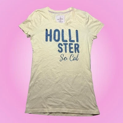 Camiseta de bebé Y2K ajustada Hollister amarilla y azul con gráfico “So Cal” Foto 1 de 4