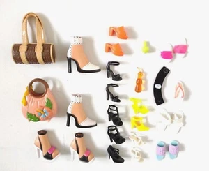 De Colección Bratz Barbie Muñeca Accesorio Bolso de Mano Zapatos Cartera ÚNICO Lote de Piezas/27 - Imagen 1 de 4