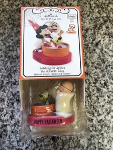 Brand NEW 2012 Hallmark Bobbing for Apples Halloween Ornament with Sound - Picture 1 of 7