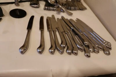 ONEIDA CAPELLO Dinner Knife, Stainless Flatware Silverware, 1 - Image 1 of 2