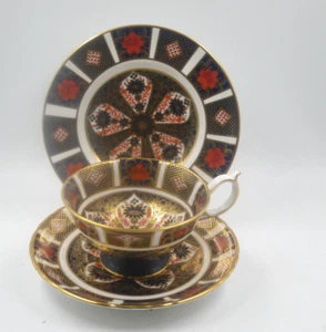 HERMOSO PLATILLO TAZA CON PATAS ROYAL CROWN DERBY ANTIGUO IMARI TRÍO SIN USAR (B) - Imagen 1 de 9