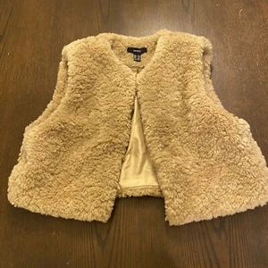 Forever 21 Faux Shearling Fur Vest Size Extra Large XL - Picture 1 of 4