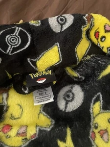 Pokemon Robe Size S Boya - Picture 1 of 3