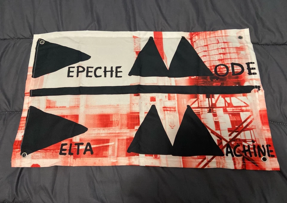 DRAPEAU FLAG DEPECHE MODE DELTA MACHINE 60 X 40 Cm RARE COLLECTOR NEUF/BLISTER - Photo 1/1