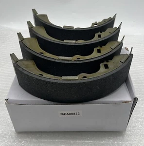 MB500822 Mitsubishi Delica L300 Rear Brake Shoes - Picture 1 of 8