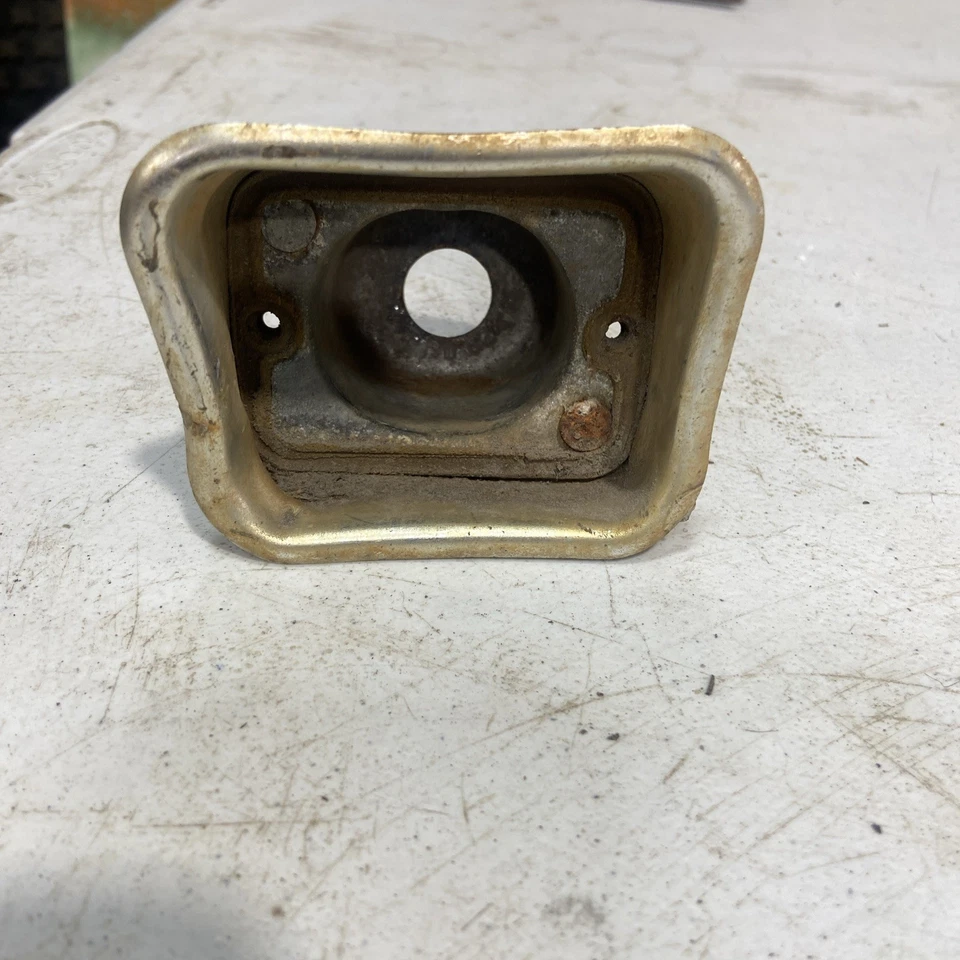 Carcasa de lámpara de parque Ford Falcon Futura Ranchero 1962-1963 Foto 1 de 4