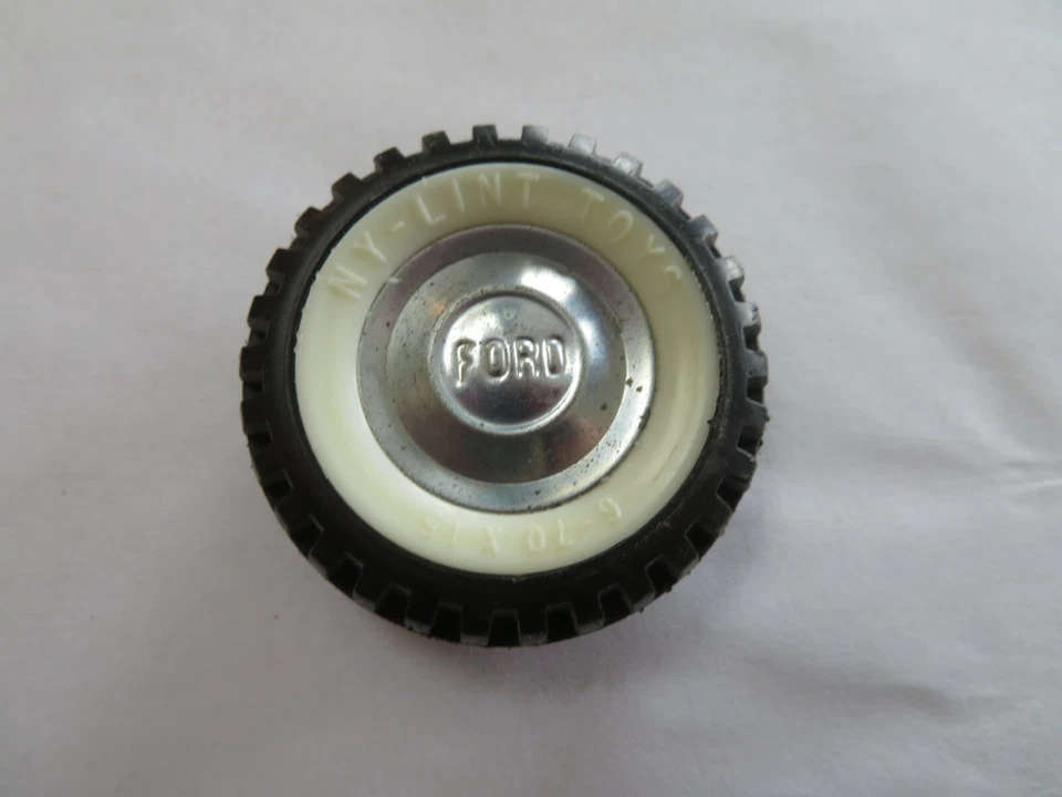 Llanta de pared blanca original Ford para Nylint Ford Bronco 1 7/8" Foto 1 de 1