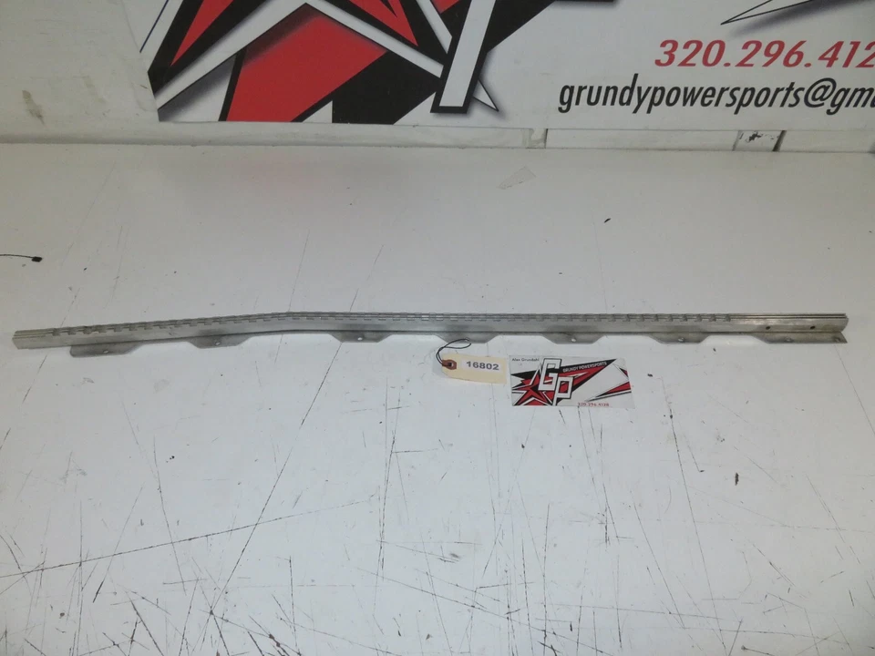 Yamaha - 2004 RX Warrior reposapiés refuerzo 1 LH "8FG-21926-00-00" Foto 1 de 1