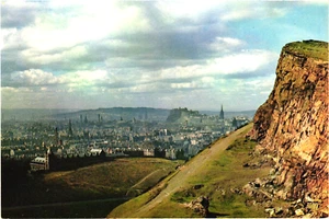 Postcard: General View of Edinburgh, Scotland - Picture 1 of 2