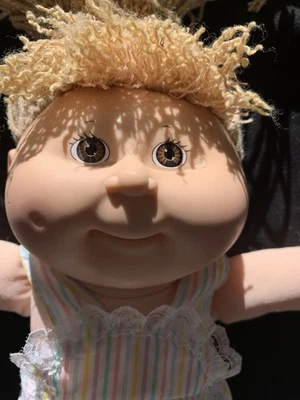Cabbage Patch Kids Vintage 1991 Pretty Crimp N Curl 1st  Edition With Shoes - Image 1 of 4