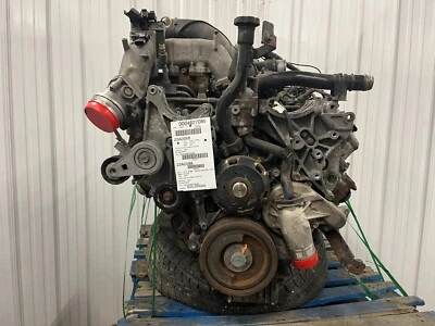 07-10 CHEVY SILVERADO 2500 ENGINE MOTOR 6.6 NO CORE CHARGE 235,554 MILE - Image 1 of 4