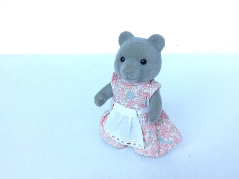 Sylvanian Families Mother Gray Bear Evergreen Figure, Tomy 1985 Cover