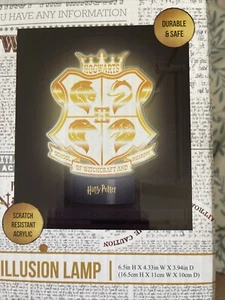 Harry Potter Hogwarts🪄Acrylic Illusion Lamp-Night Light-uses 3-AA Batt-NEW - Picture 1 of 5