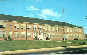 1960s CT Postcard Southington Conn The Southington High School Card Connecticut - Picture 1 of 2
