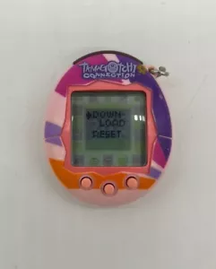 Bandai Tamagotchi Connection V2 Pink Stripes Vintage - getestet und funktioniert - Bild 1 von 2