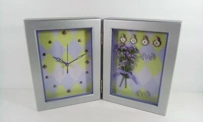 Reloj Avon Lavanda Caja Sombra LOVE Alimentado por Batería Independiente Nuevo Con Caja Foto 1 de 4