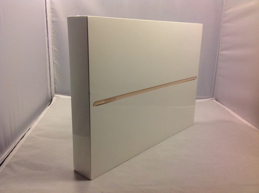 Boxed Apple iPad Pro A1652 12.9" 128 GB Wi-Fi+Cellular 1st Gen Gold (ML3Q2LL/A) - Image 1 of 2