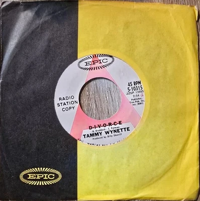Tammy Wynette ‎– D-I-V-O-R-C-E / Don't Make Me Now Promo Epic 45 Foto 1 de 2