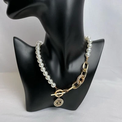 Colar de pérolas de ouro e prata Chanel - Imagem 1 de 4