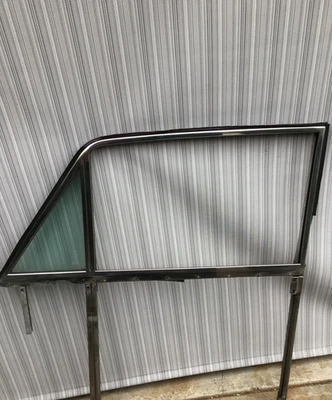 Rolls Royce Silver Shadow Silver Wraith II 1966-1980 marco de ventana delantera izquierda Foto 1 de 4