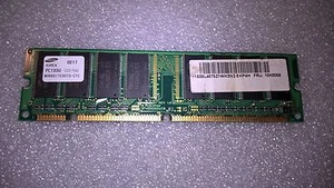 Memoria SDRAM Samsung M366S1723DTS-C7C 128MB PC133 133MHz CL3 168 Pin - Bild 1 von 1